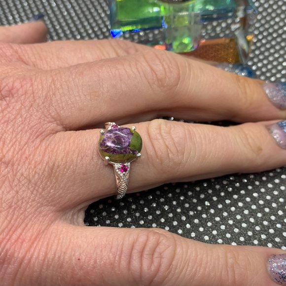 Tasmanian Stichtite, Simulated Ruby Color Diamond - Picture 3 of 7